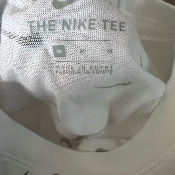 Nike Tee - Picture 3 of 3